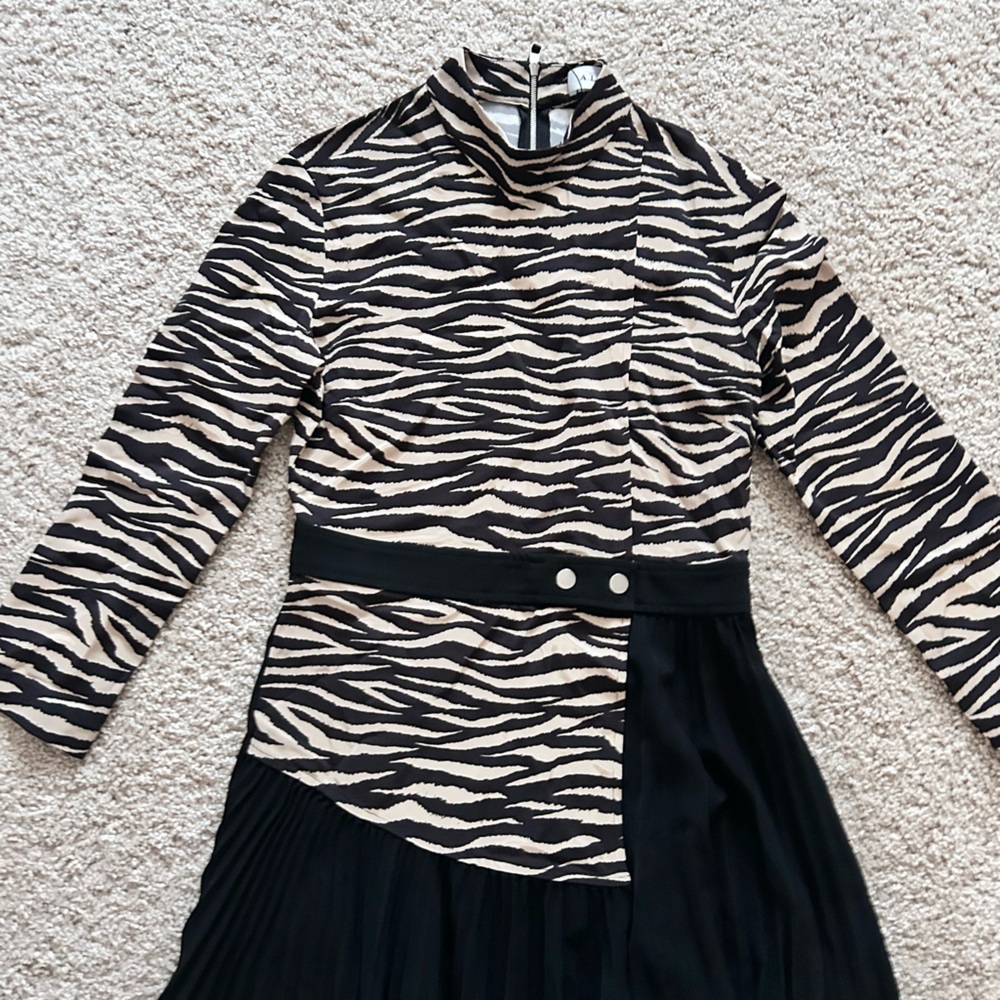 A.L.C. Zebra Print pleated Dress. S - Picture 8 of 16